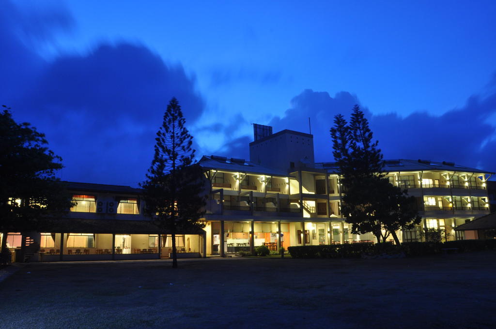 Laya Beach Hotel Wadduwa Exterior photo