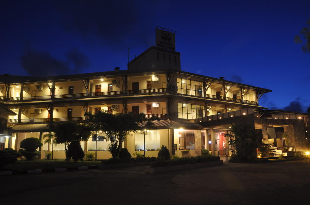 Laya Beach Hotel Wadduwa Exterior photo