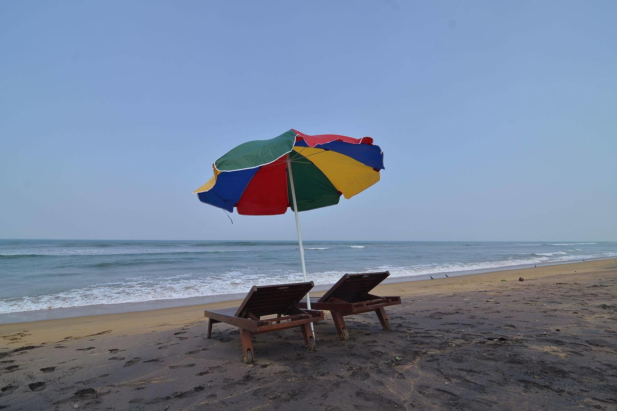 Laya Beach Hotel Wadduwa Exterior photo